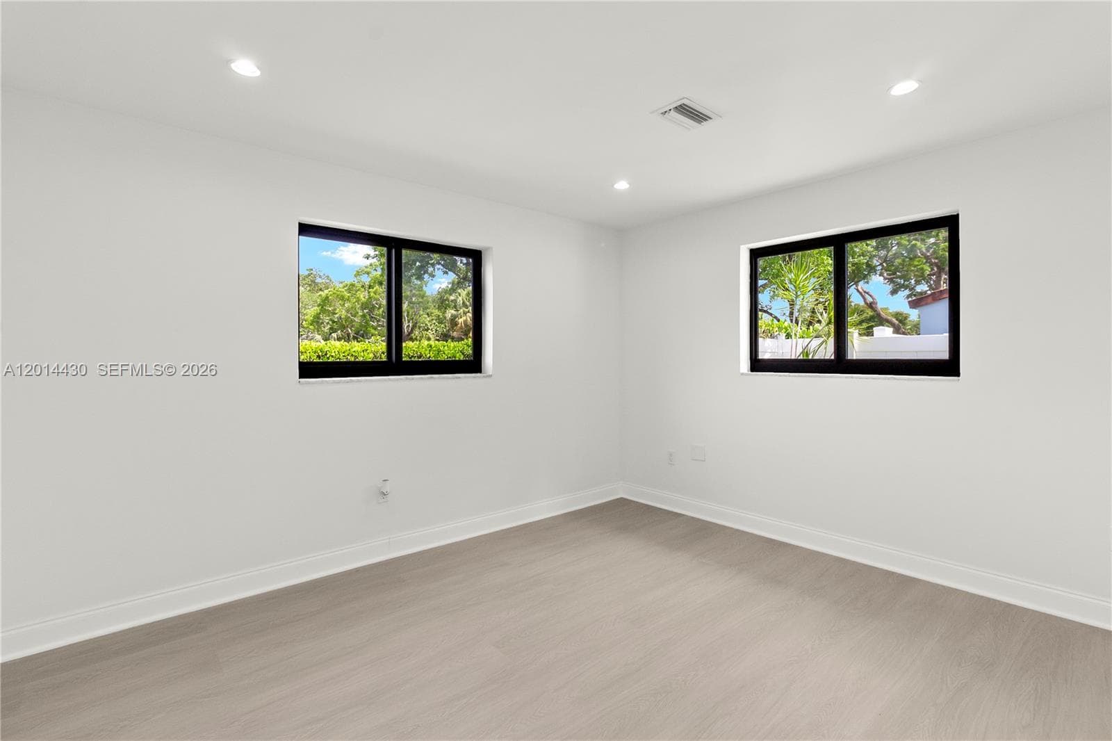 10 NW 100th St, Miami Shores FL 33150 — 13