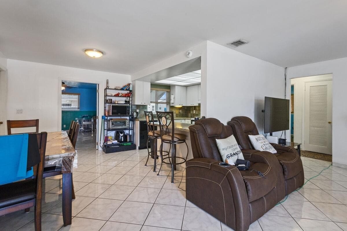 101 NE 195th Street, Miami FL 33179 — 14
