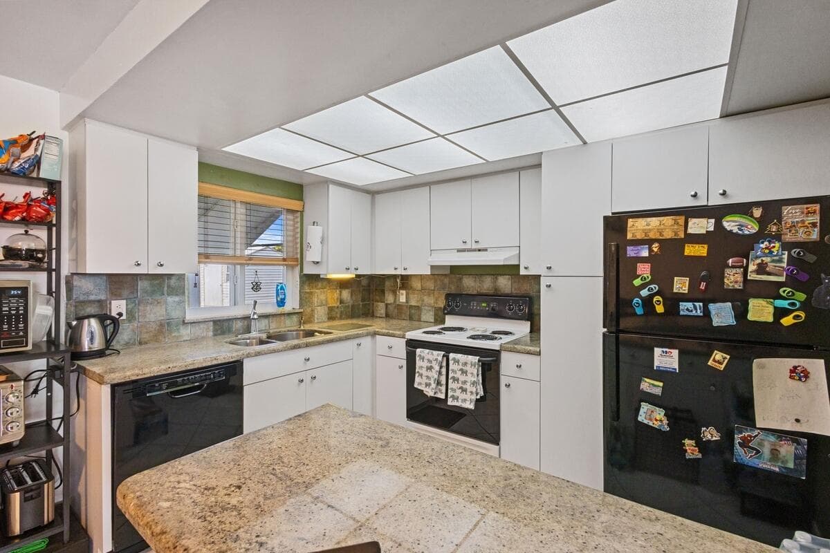101 NE 195th Street, Miami FL 33179 — 11
