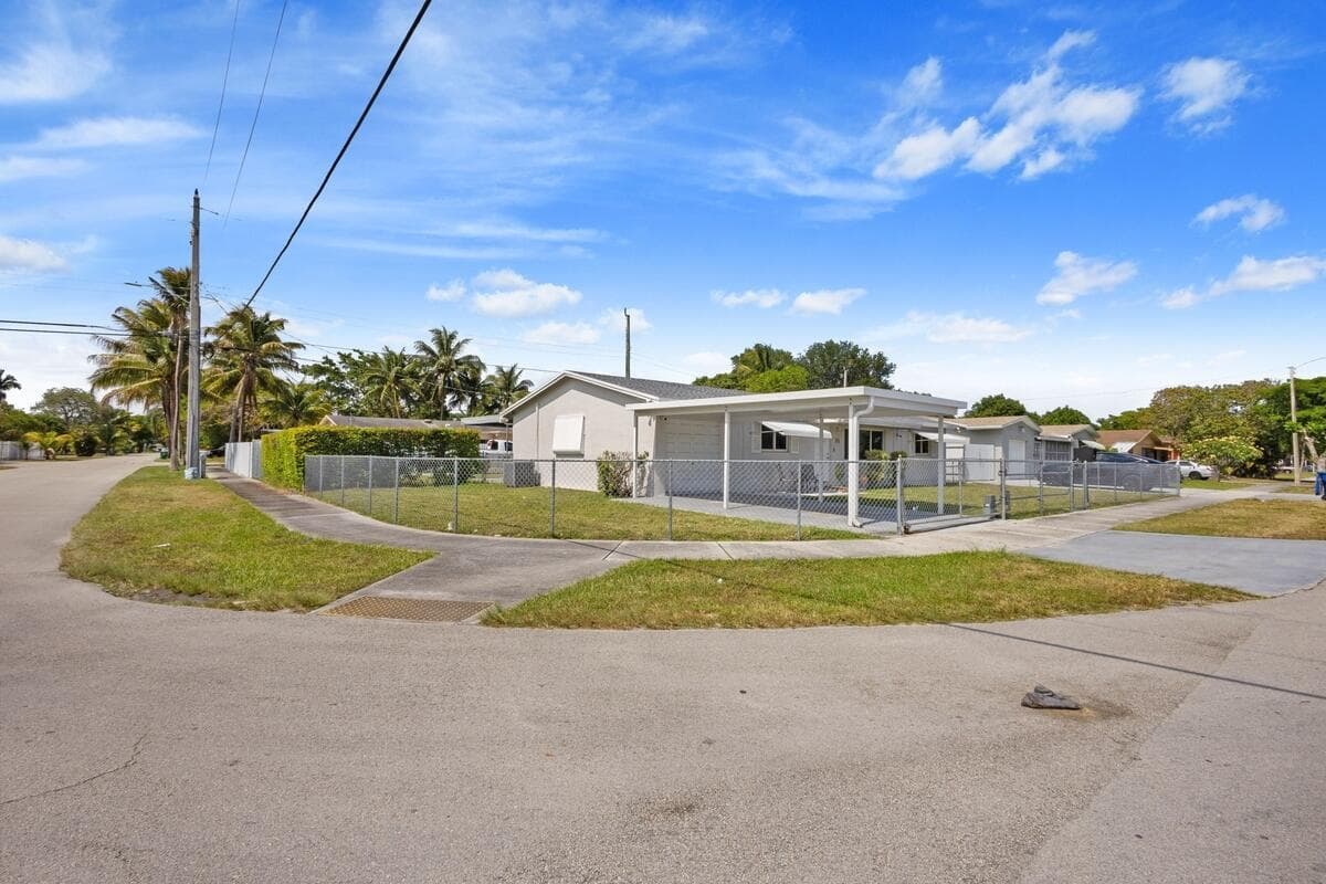 101 NE 195th Street, Miami FL 33179 — 4