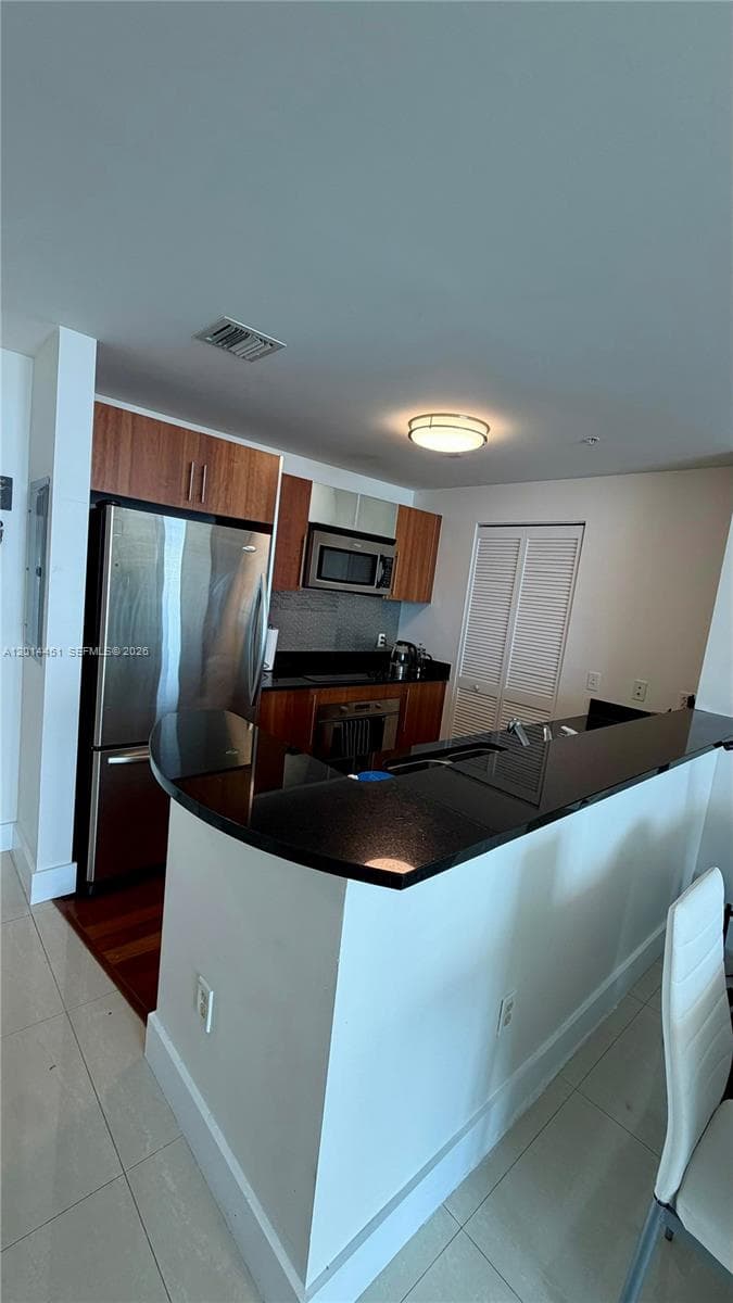 300 S Biscayne Blvd # 3212, Miami FL 33131 — 6