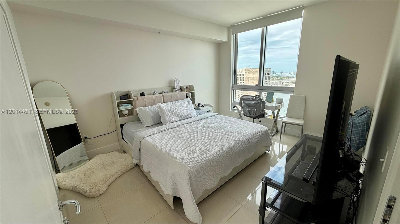300 S Biscayne Blvd # 3212, Miami FL 33131 — 7