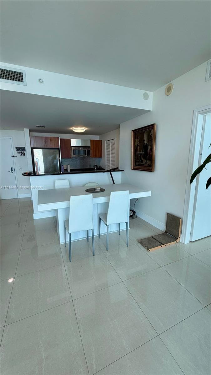 300 S Biscayne Blvd # 3212, Miami FL 33131 — 4