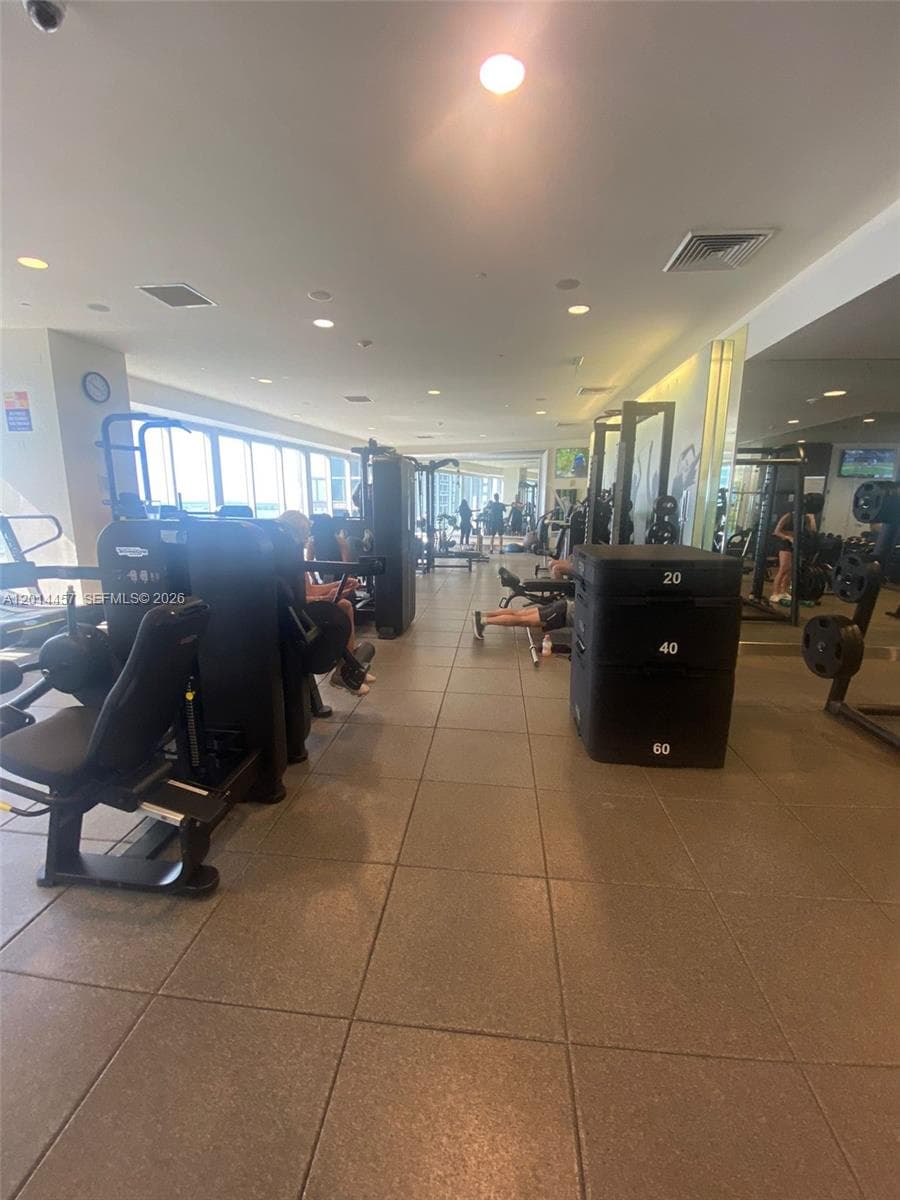 475 Brickell Ave # 5508, Miami FL 33131 — 16