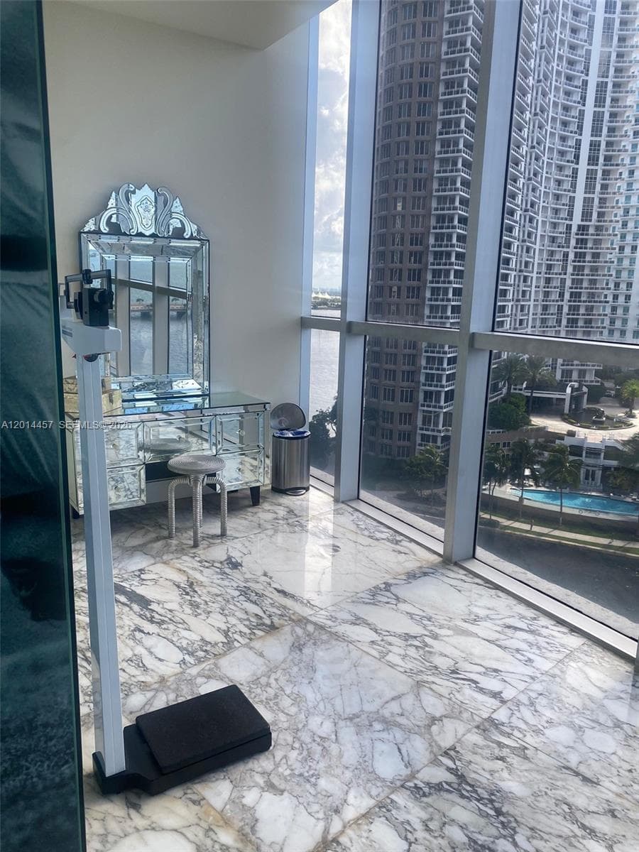 475 Brickell Ave # 5508, Miami FL 33131 — 14