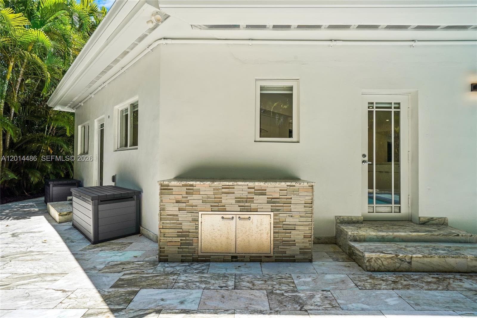 711 Sunset Dr, Coral Gables FL 33143 — 33