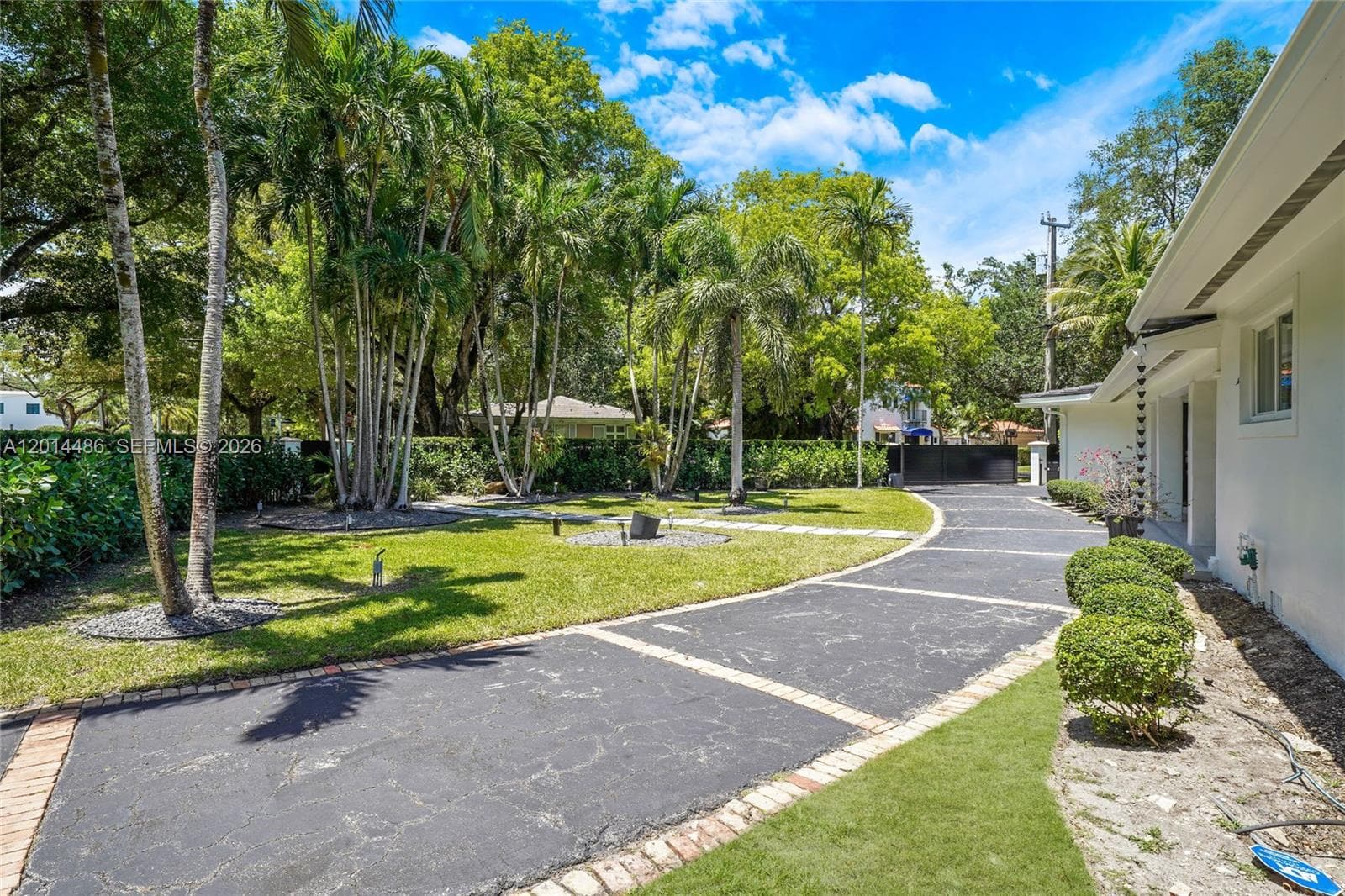 711 Sunset Dr, Coral Gables FL 33143 — 41