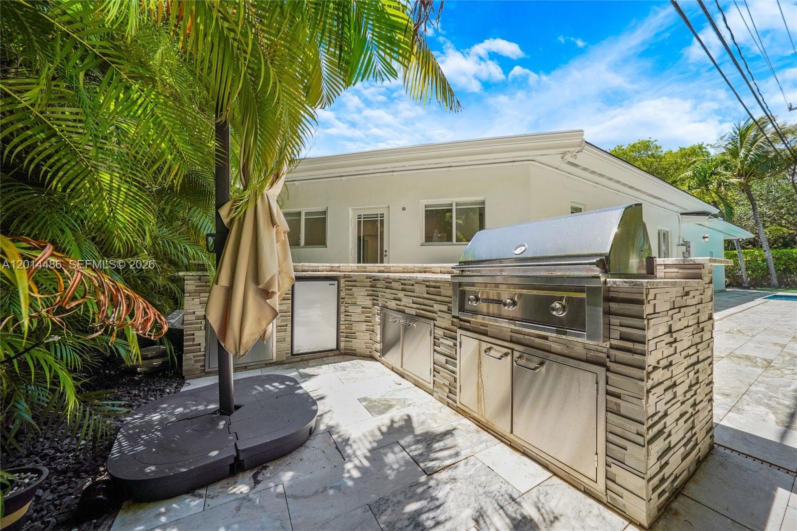 711 Sunset Dr, Coral Gables FL 33143 — 35