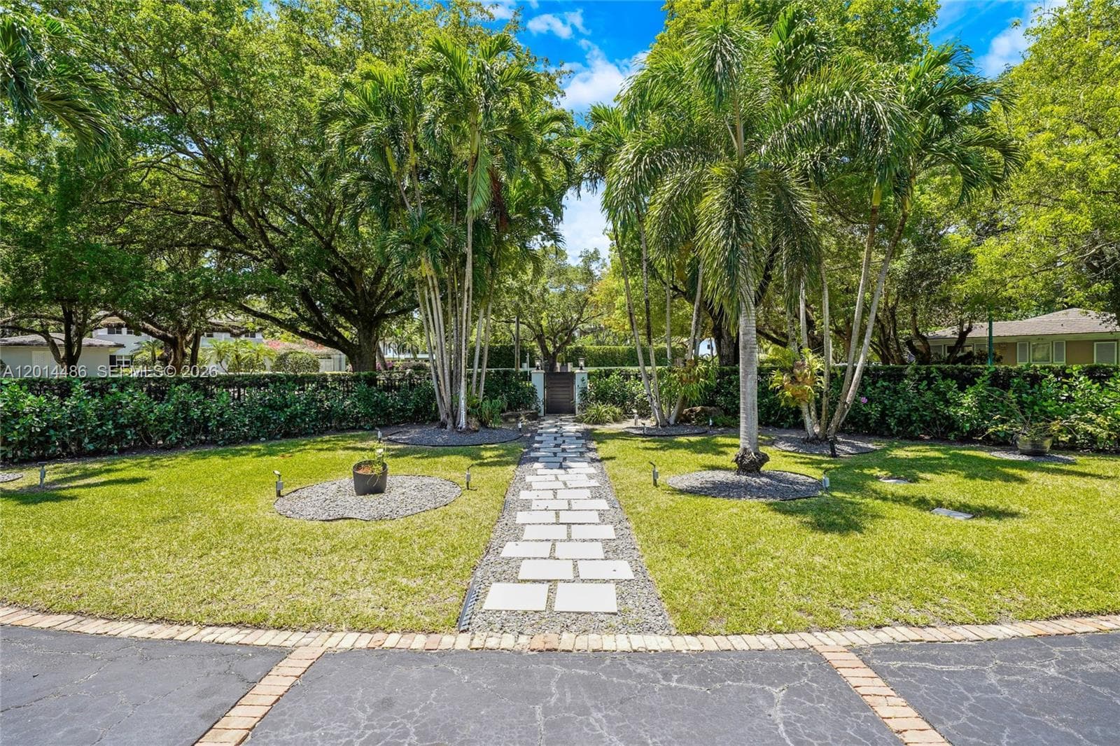 711 Sunset Dr, Coral Gables FL 33143 — 39