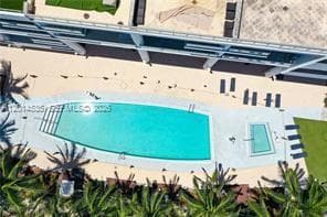 6801 Collins Ave, Miami Beach FL 33141 — 32