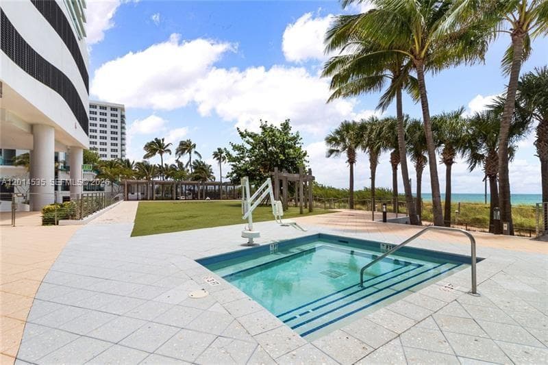 6801 Collins Ave, Miami Beach FL 33141 — 24