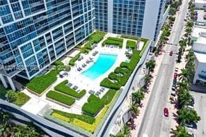 6801 Collins Ave, Miami Beach FL 33141 — 30