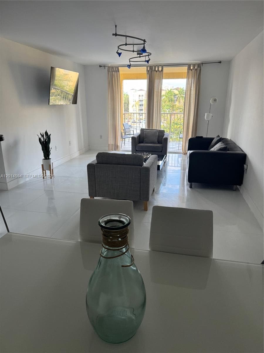 19555 E Country Club Dr # 8507, Aventura FL 33180 — 2