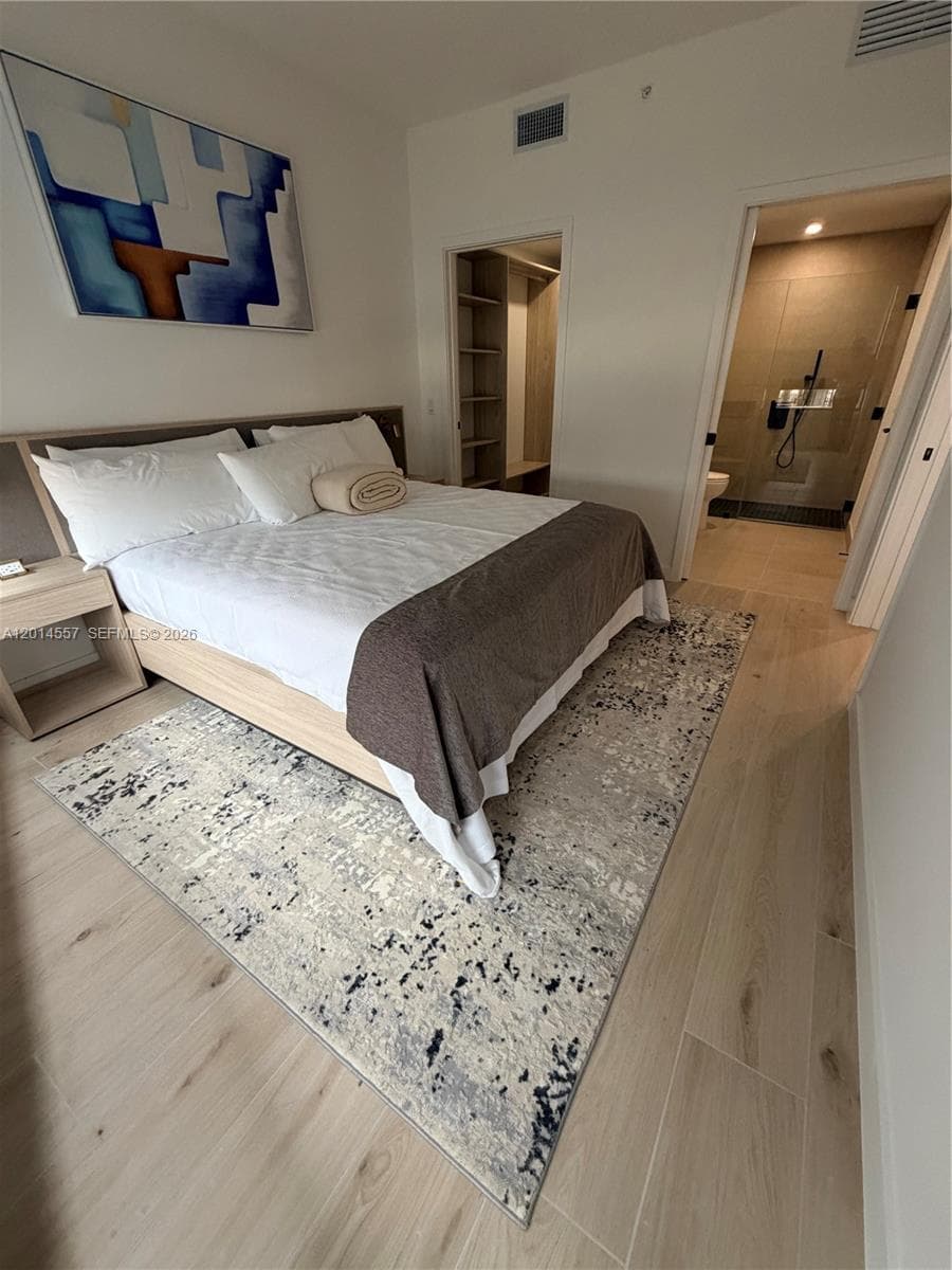225 N Miami av # 907, Miami FL 33128 — 7