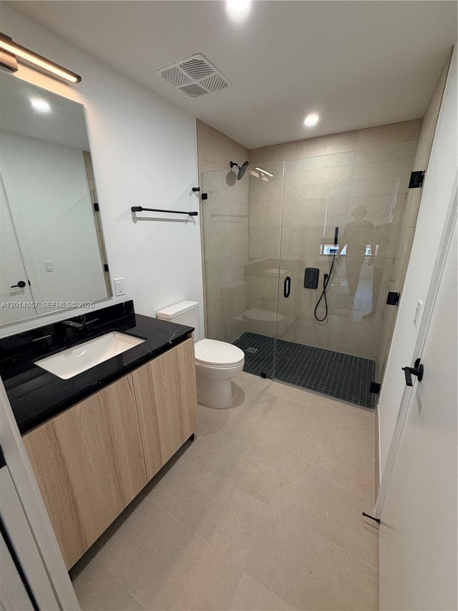 225 N Miami av # 907, Miami FL 33128 — 11