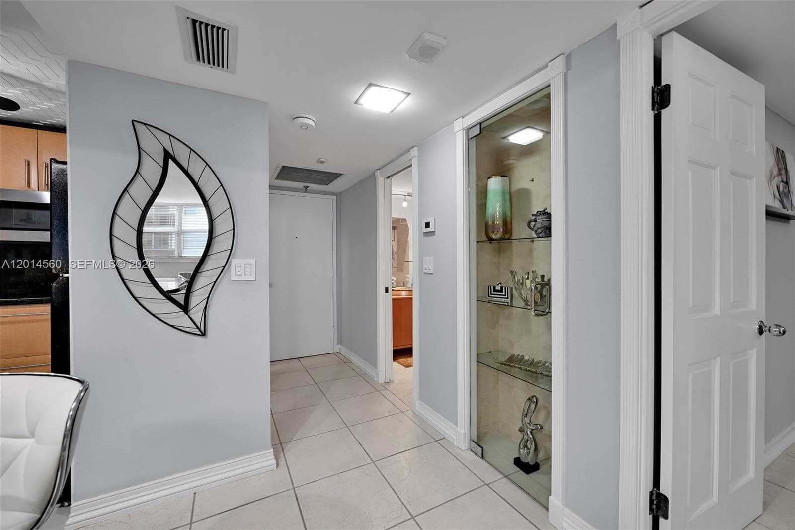 6039 Collins Ave # 621, Miami Beach FL 33140 — 6