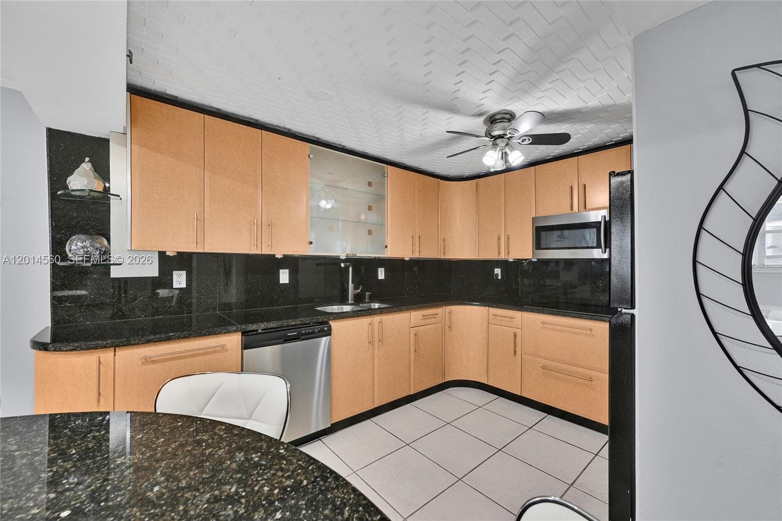 6039 Collins Ave # 621, Miami Beach FL 33140 — 7