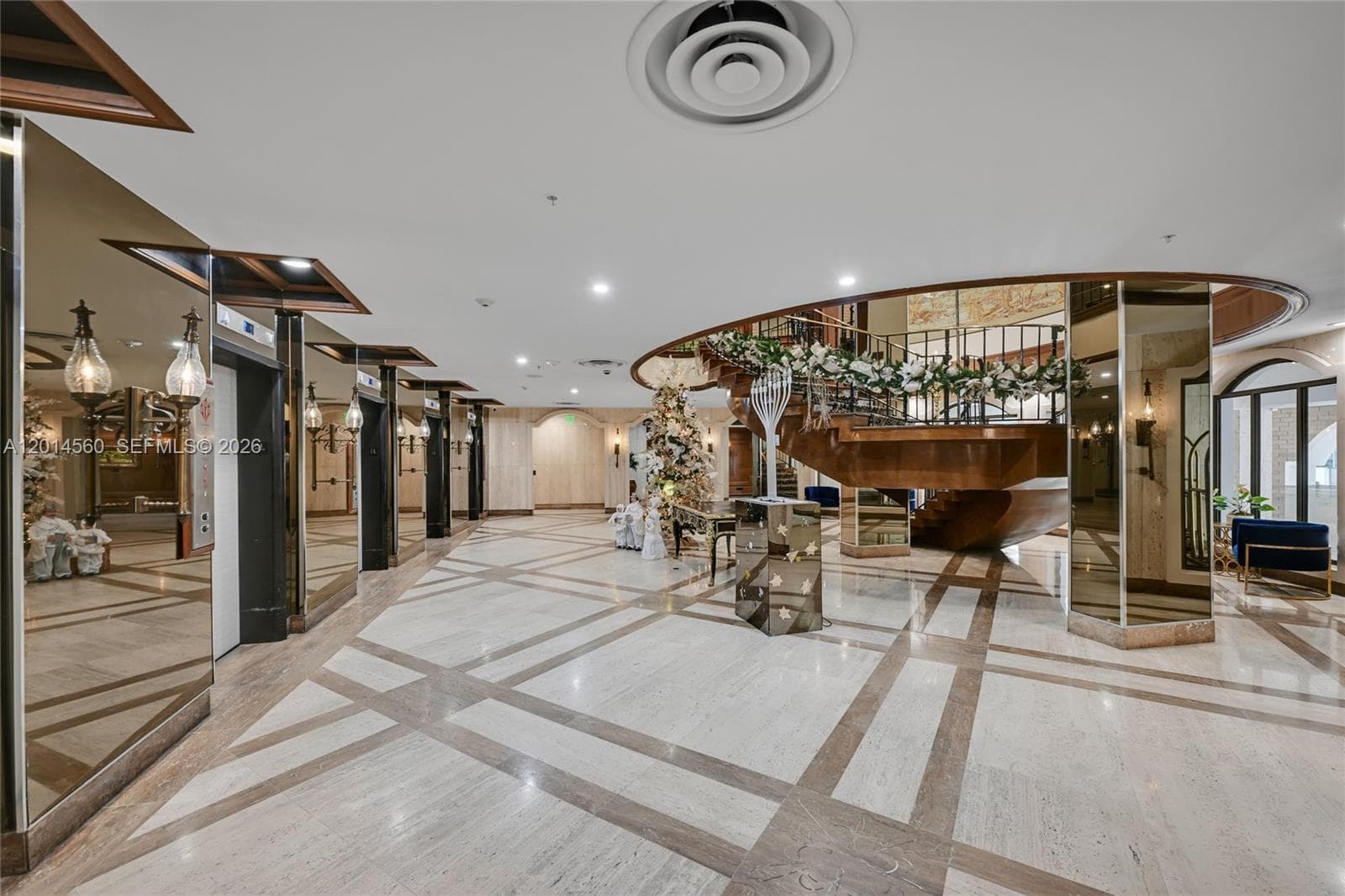 6039 Collins Ave # 621, Miami Beach FL 33140 — 32