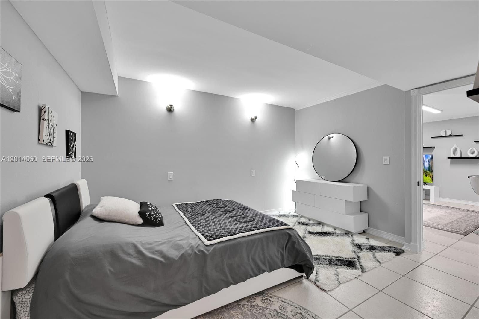 6039 Collins Ave # 621, Miami Beach FL 33140 — 5