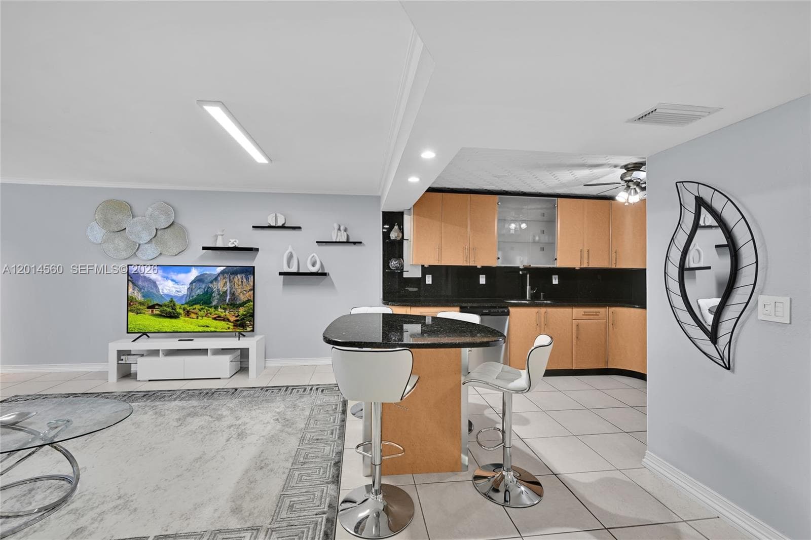 6039 Collins Ave # 621, Miami Beach FL 33140 — 24