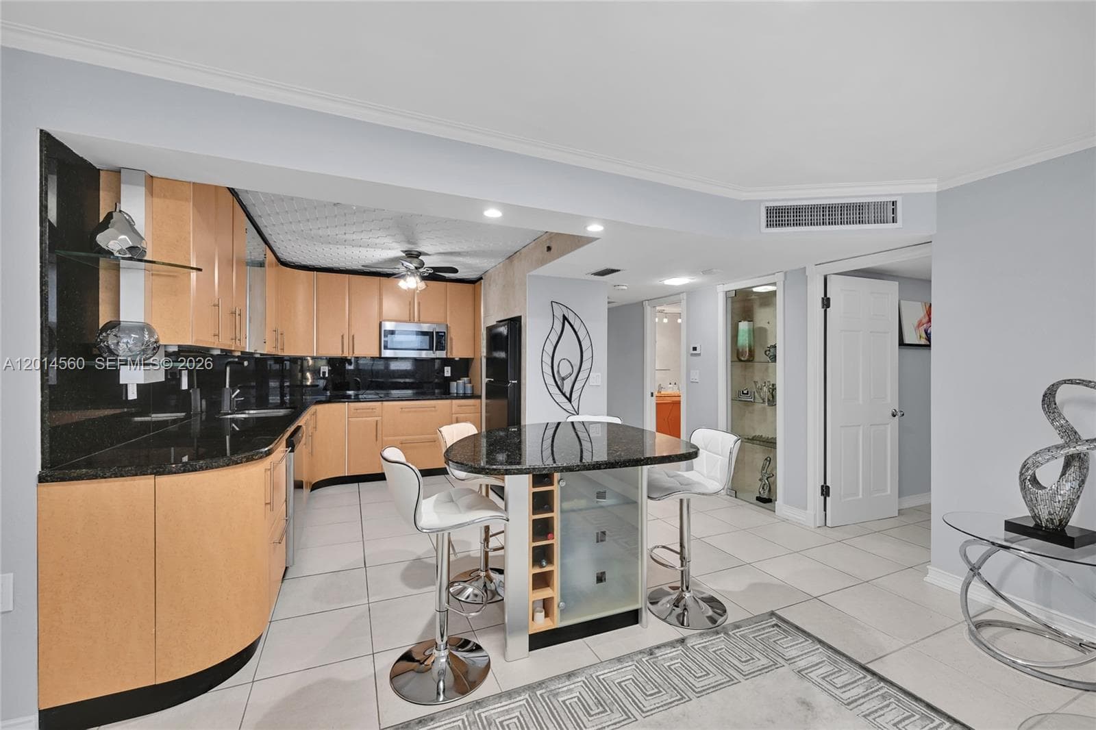 6039 Collins Ave # 621, Miami Beach FL 33140 — 19