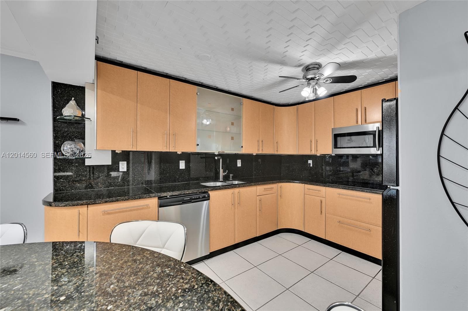 6039 Collins Ave # 621, Miami Beach FL 33140 — 21