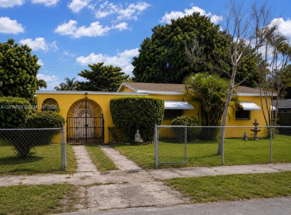 3721 SW 104th Ct, Miami FL 33165 — 2