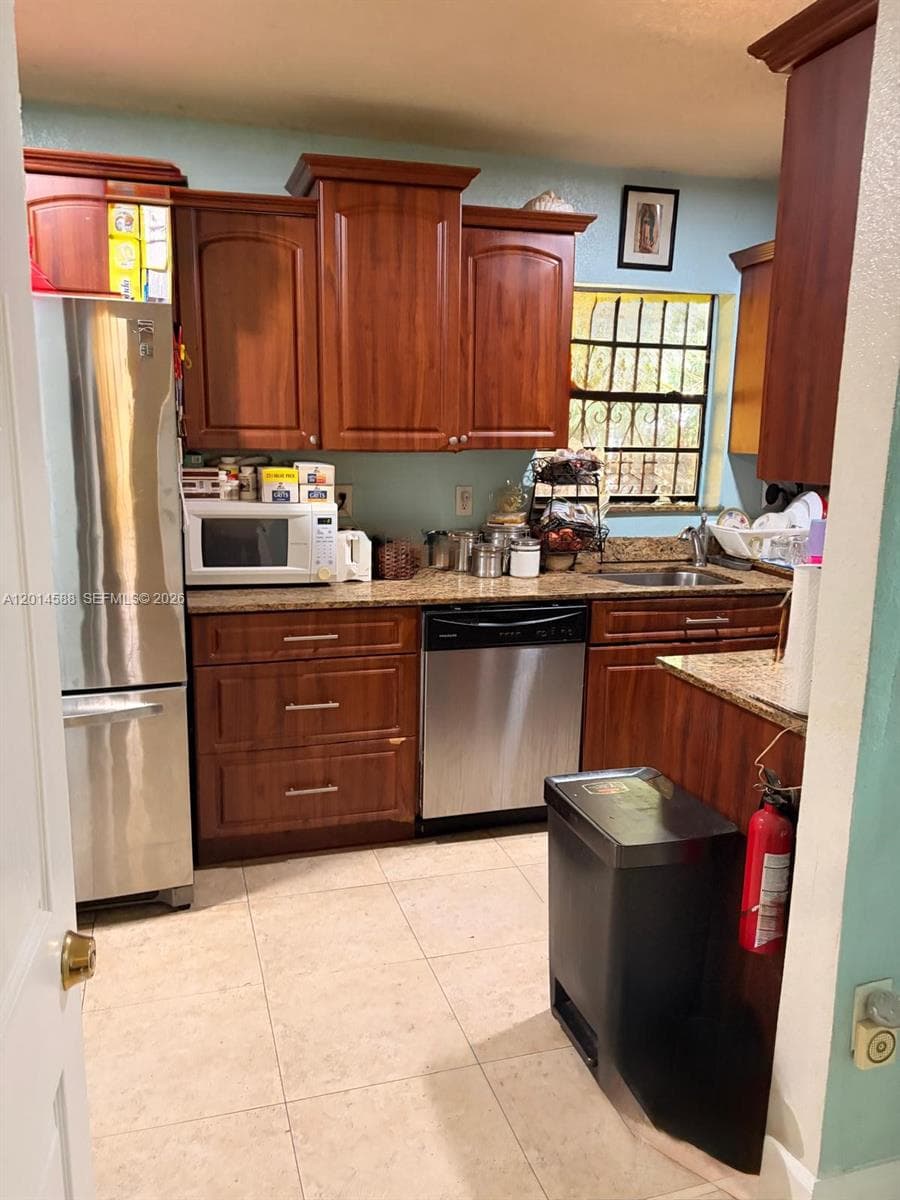 3721 SW 104th Ct, Miami FL 33165 — 14