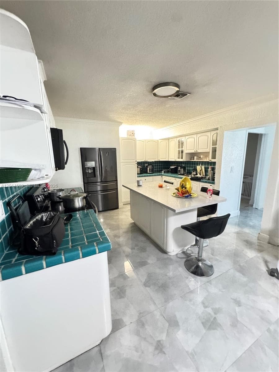 1314 W 77th St, Hialeah FL 33014 — 2