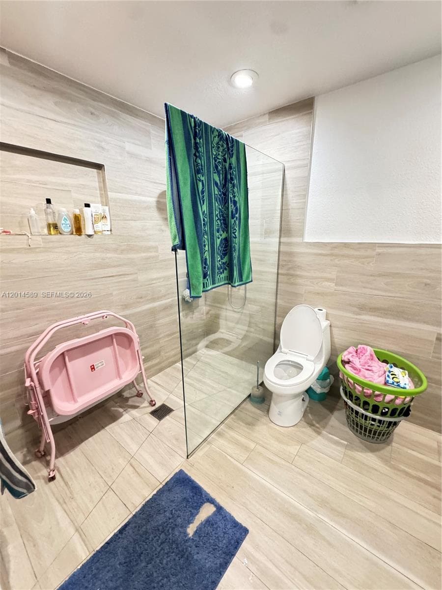 1314 W 77th St, Hialeah FL 33014 — 6