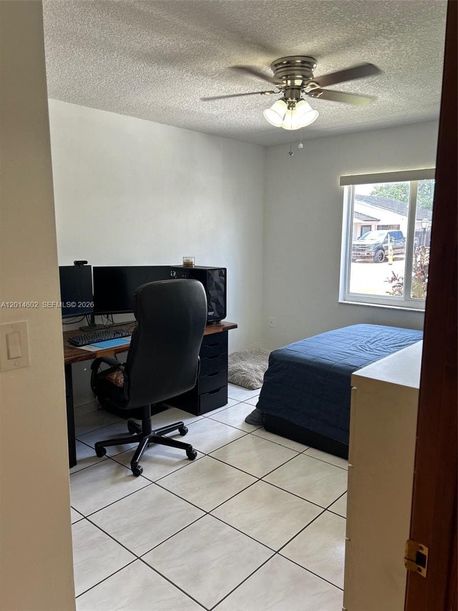 1181 SW 141st Ave, Miami FL 33184 — 32