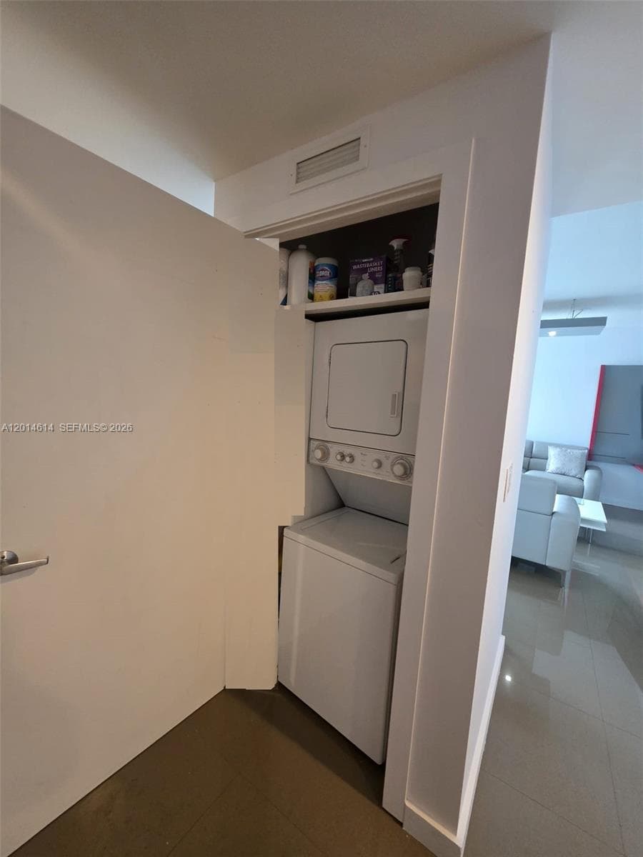 1060 Brickell Ave # 2201, Miami FL 33131 — 27