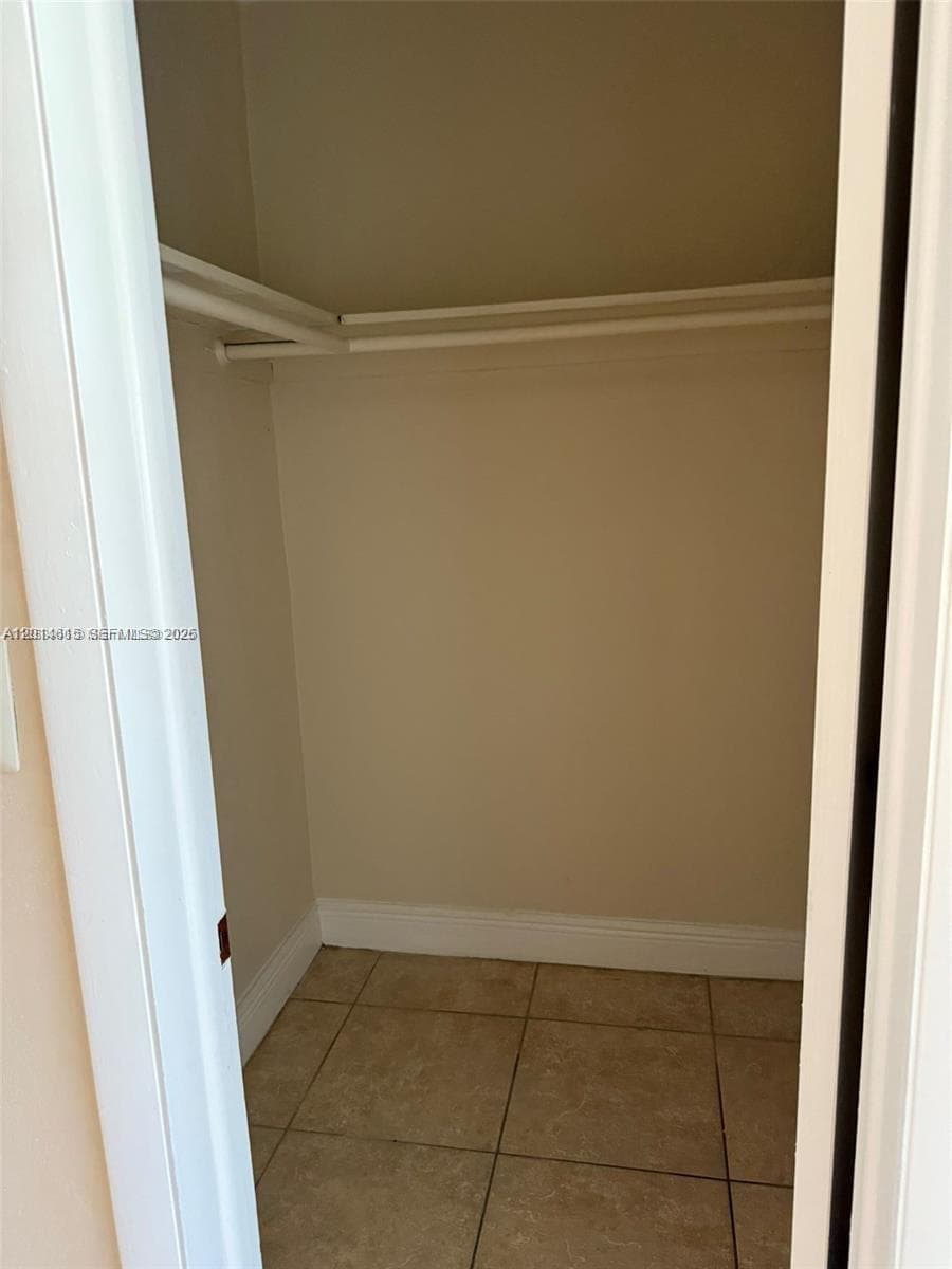 18707 NE 2nd Ave # 918, Miami FL 33179 — 7