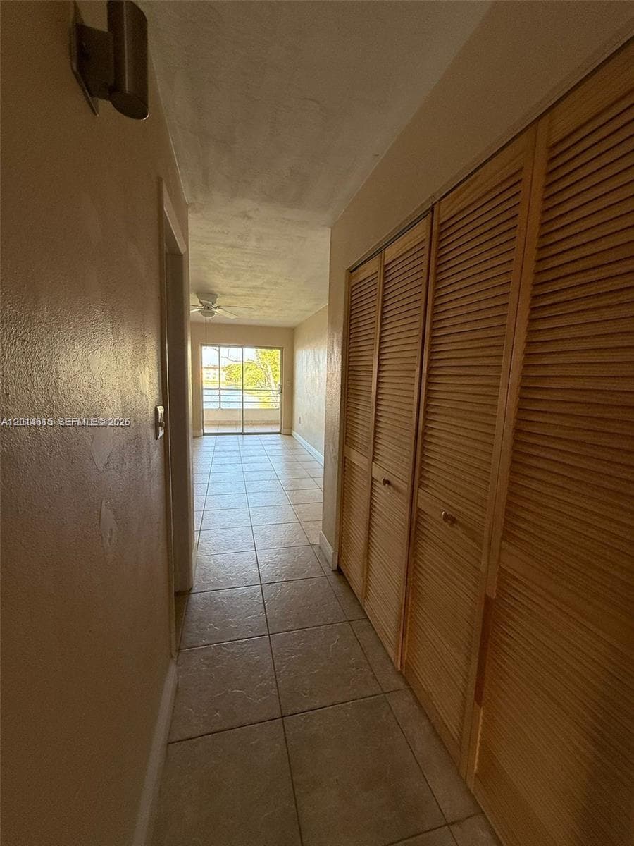 18707 NE 2nd Ave # 918, Miami FL 33179 — 3
