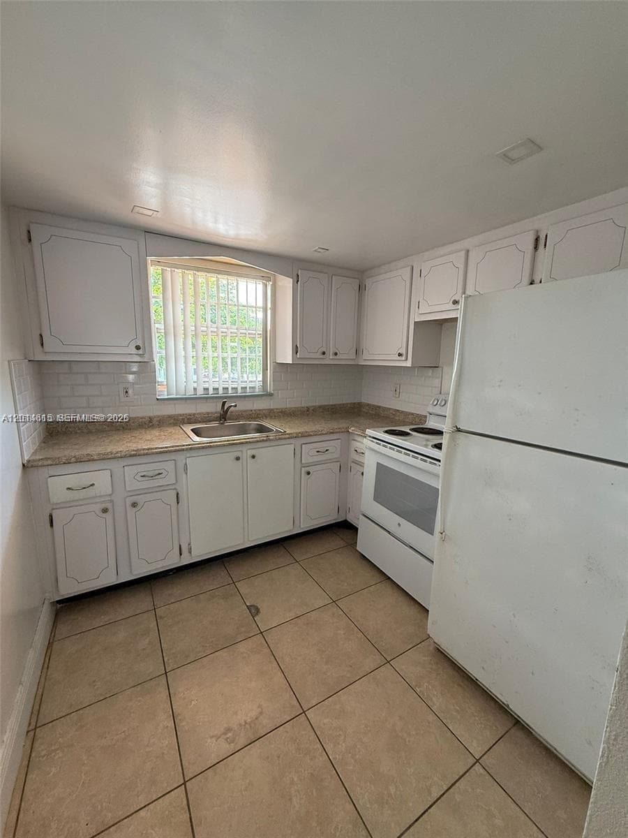 18707 NE 2nd Ave # 918, Miami FL 33179 — 1