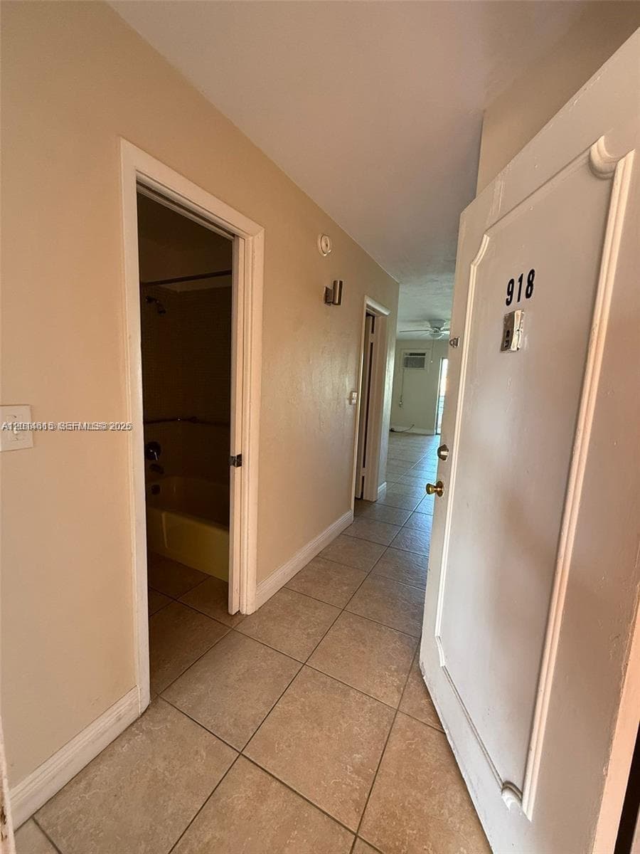 18707 NE 2nd Ave # 918, Miami FL 33179 — 4
