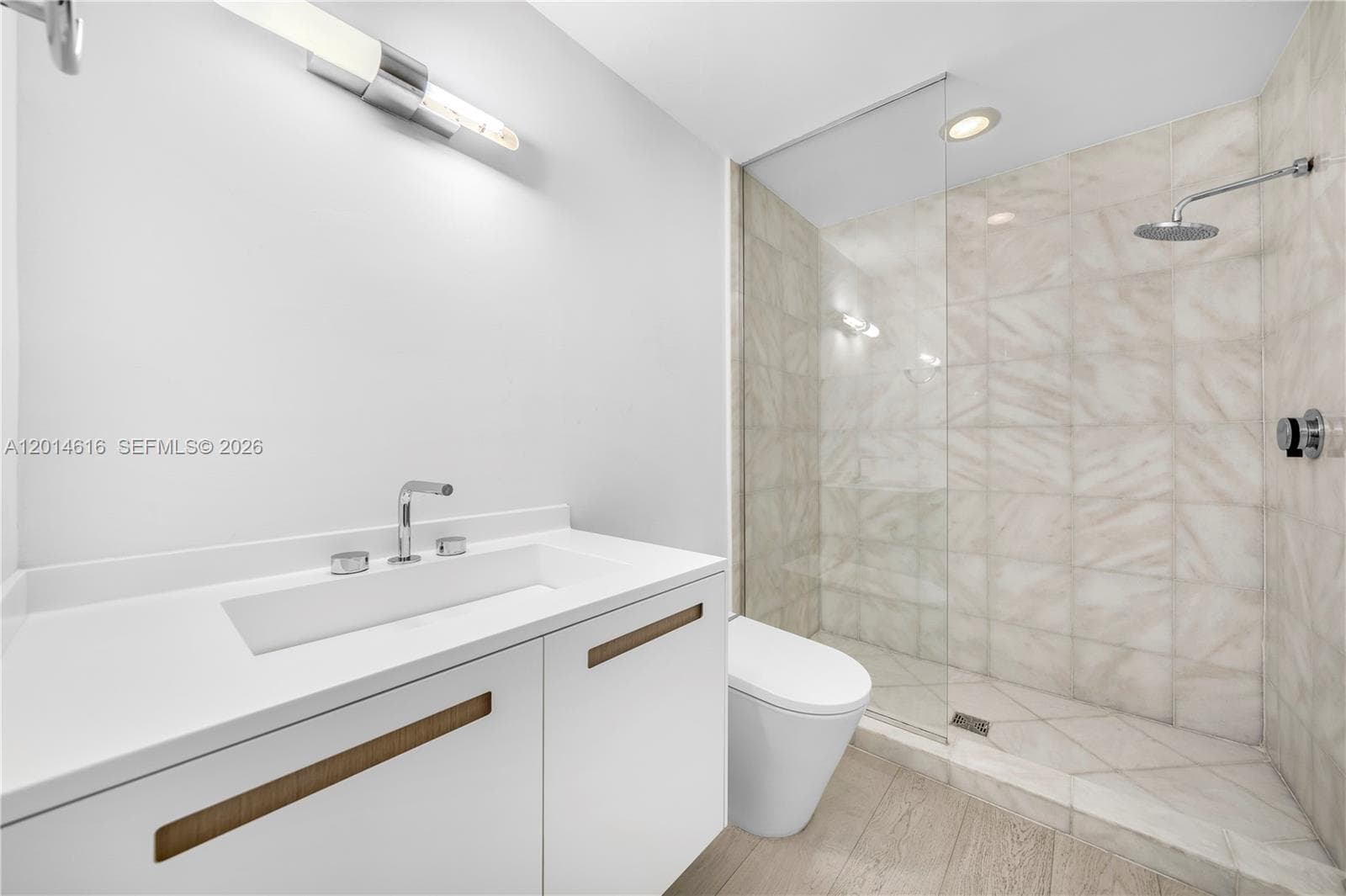 50 S Pointe Dr # 607, Miami Beach FL 33139 — 17