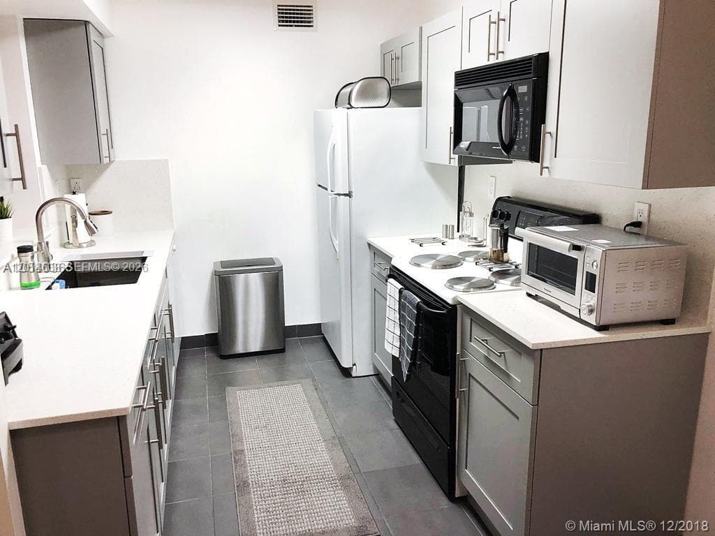 The Greens At Doral Condo, Doral, FL — 4