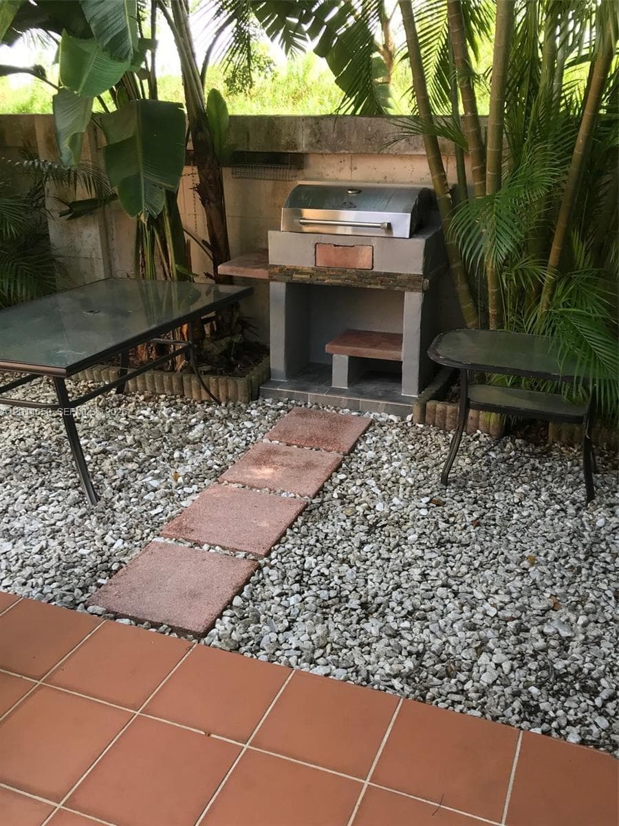 16654 SW 103rd Ln, Miami FL 33196 — 18
