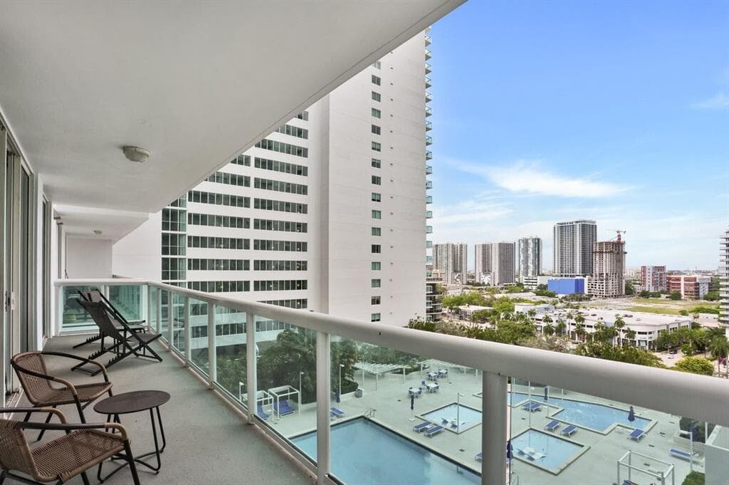 1800 N Bayshore Drive # 1610, Miami FL 33132 — 2