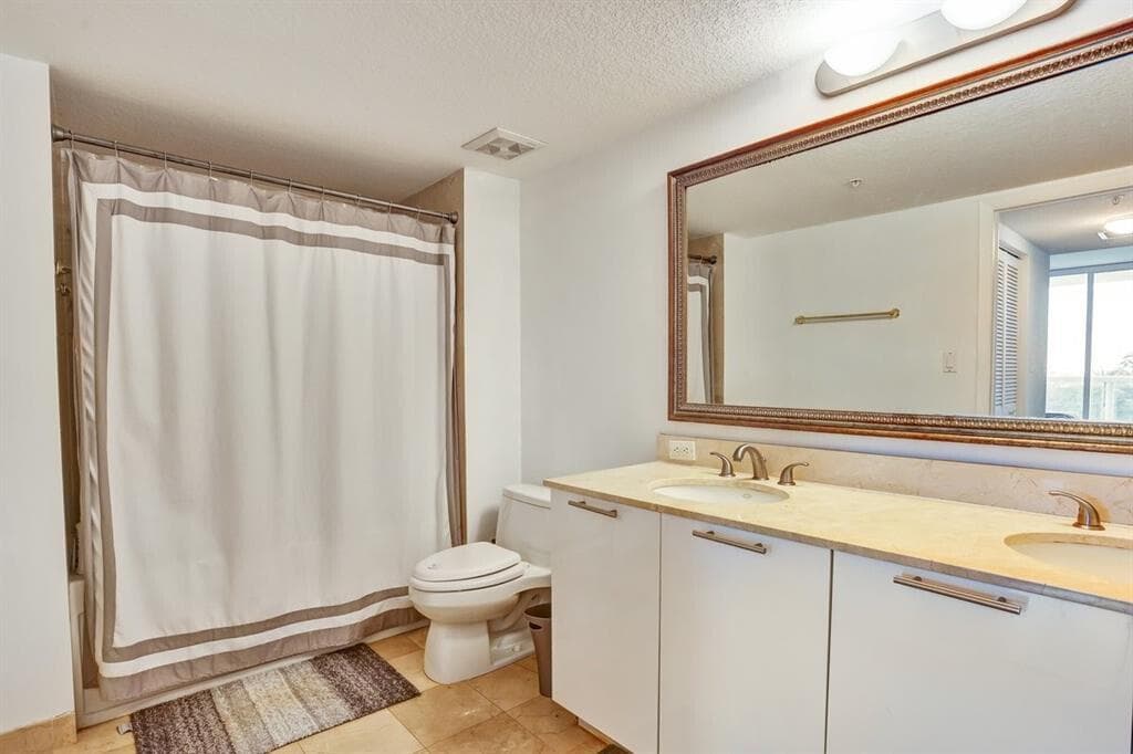 1800 N Bayshore Drive # 1610, Miami FL 33132 — 13