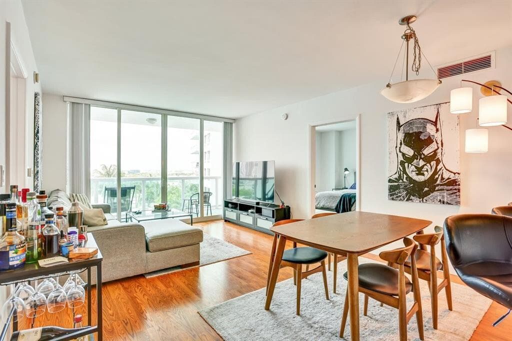 1800 N Bayshore Drive # 1610, Miami FL 33132 — 7