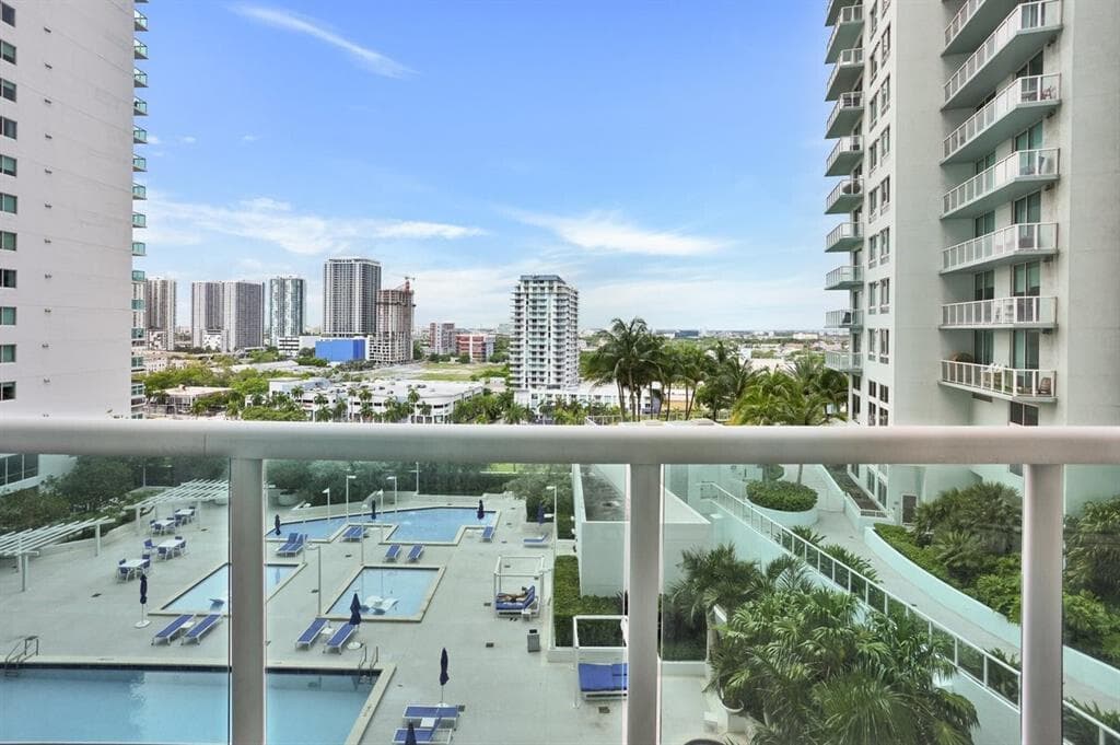 1800 N Bayshore Drive # 1610, Miami FL 33132 — 1