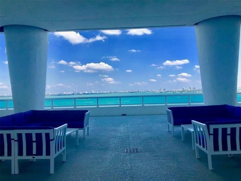 1800 N Bayshore Drive # 1610, Miami FL 33132 — 28