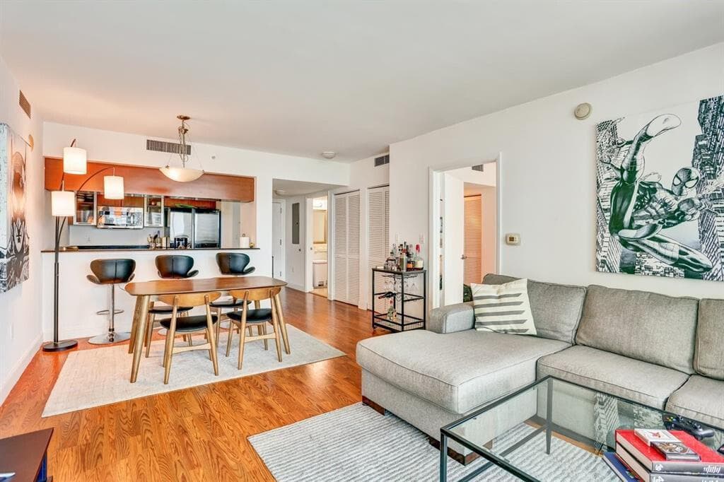 1800 N Bayshore Drive # 1610, Miami FL 33132 — 9