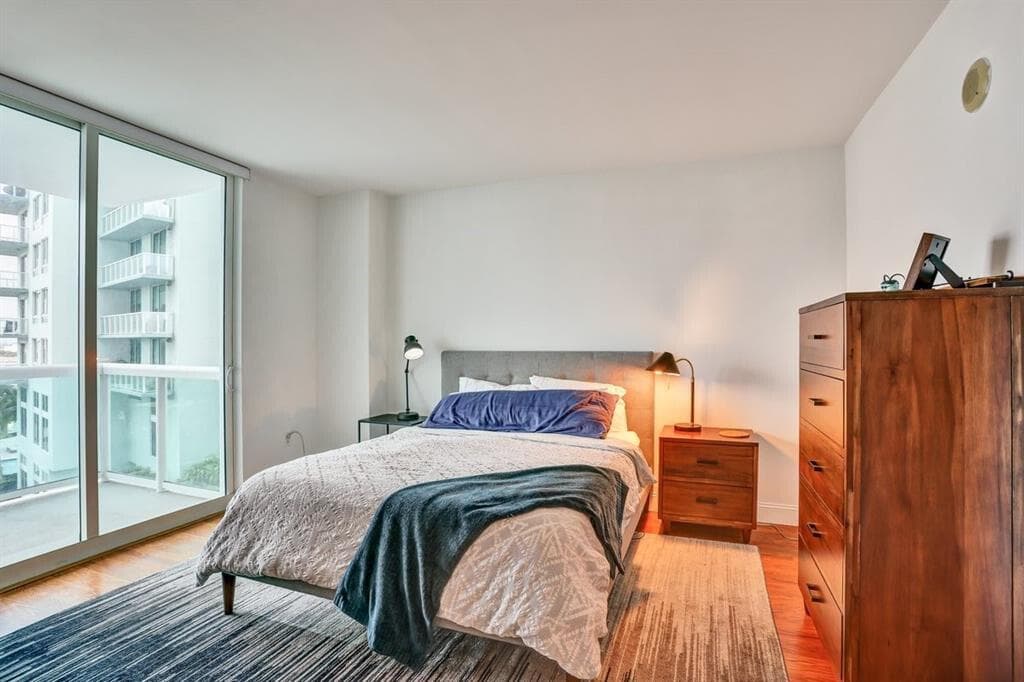 1800 N Bayshore Drive # 1610, Miami FL 33132 — 11