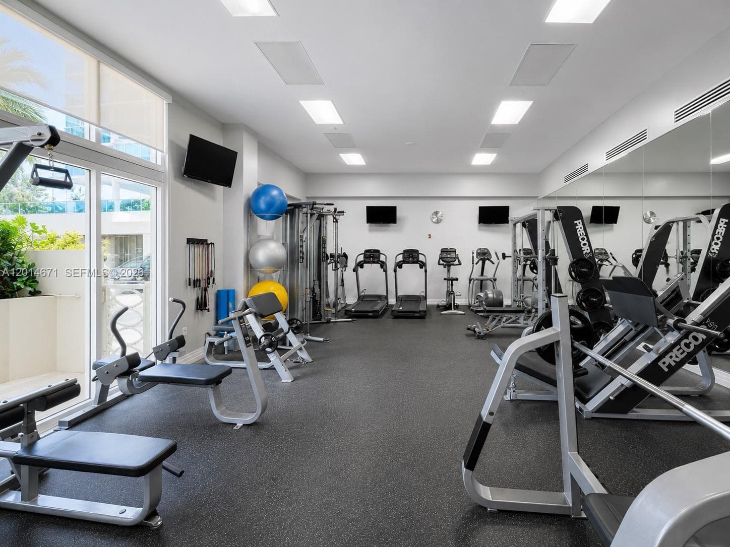 6917 Collins Ave # 614, Miami Beach FL 33141 — 31