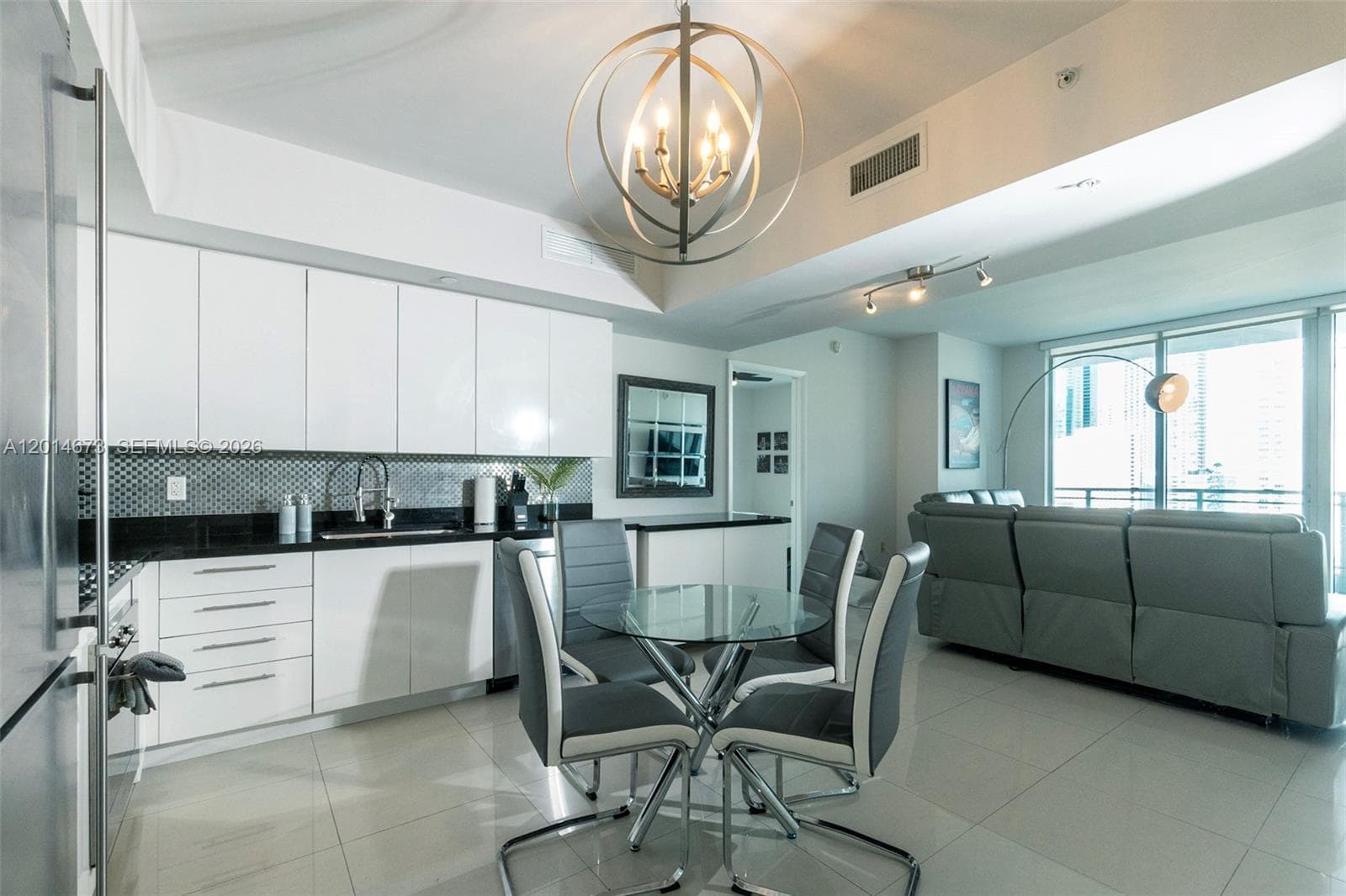 92 SW 3rd St # 1812, Miami FL 33130 — 8