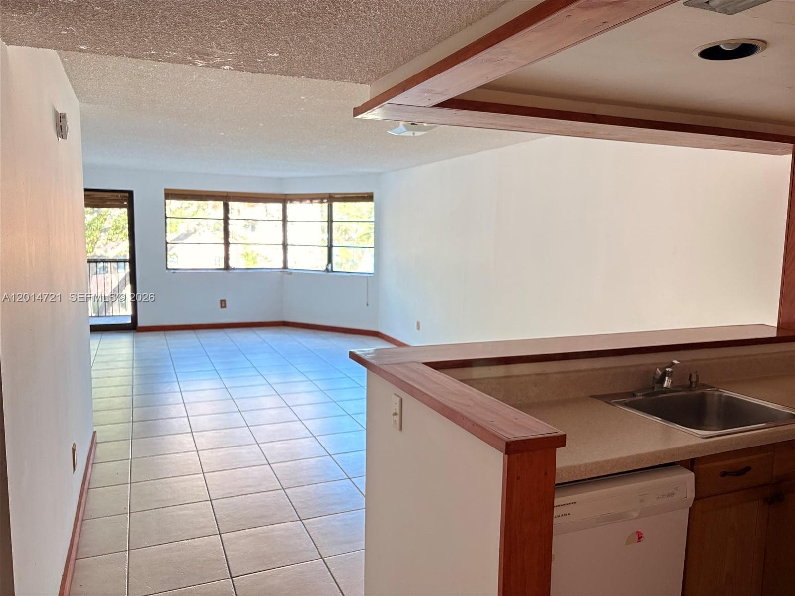20860 San Simeon Way # 6, Miami FL 33179 — 2