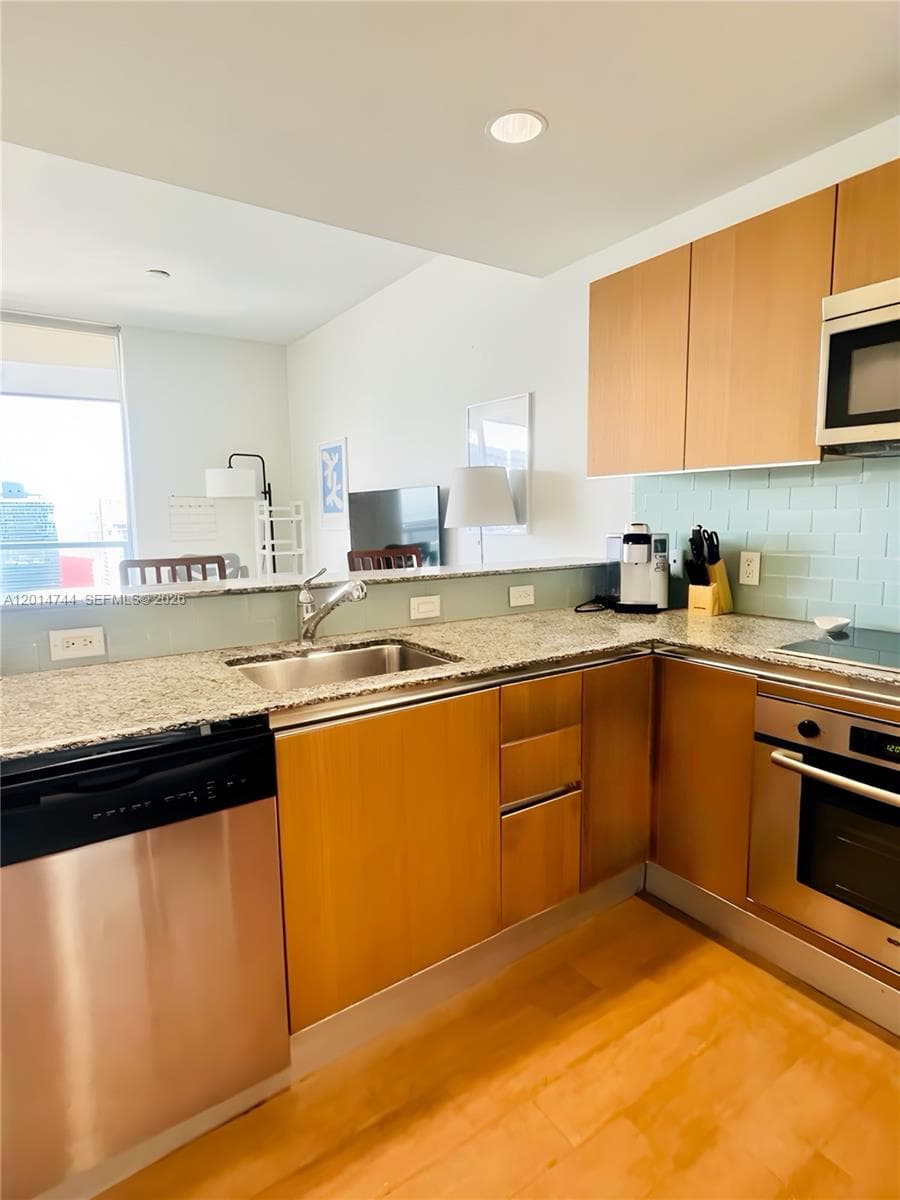 1060 Brickell Ave # 3709, Miami FL 33131 — 2